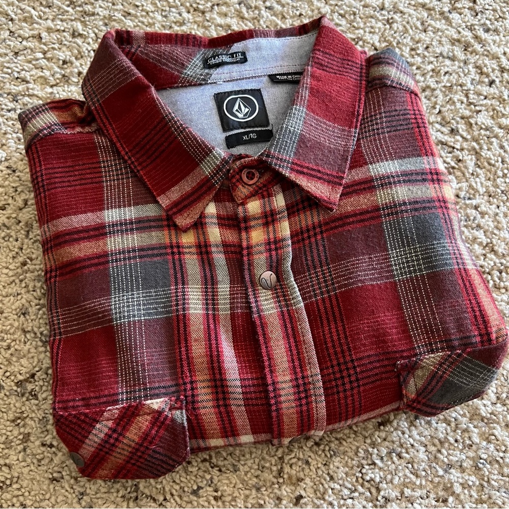 Volcom XL long sleeve snap-up plaid shirt